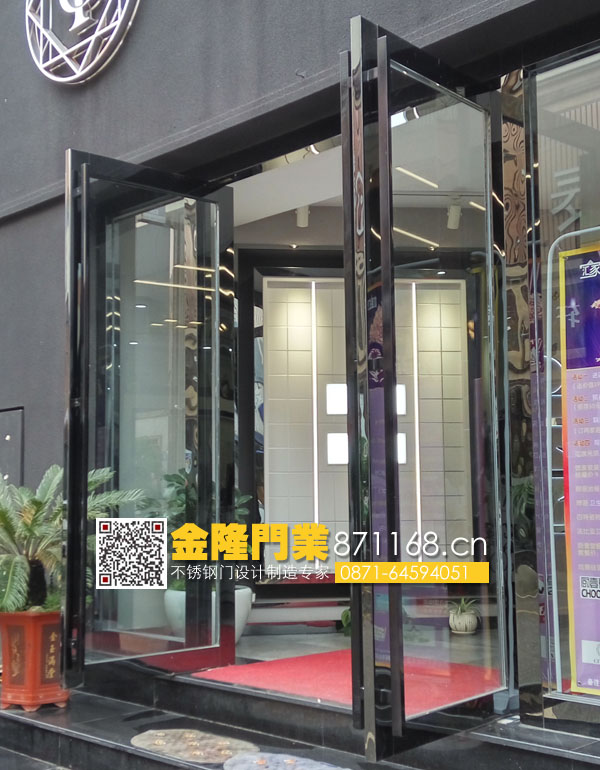 昆明金隆不锈钢门业 玻璃门地弹簧安装视频 地弹簧门安装方法图片 地弹簧门价格 玻璃门地弹簧价格 昆明哪里有装地弹簧门 昆明地弹门价格多少钱平米 铝合金地弹门 地弹门安装图解 昆明地弹门多少钱一平方 昆明地弹门厂家 地弹门安装视频